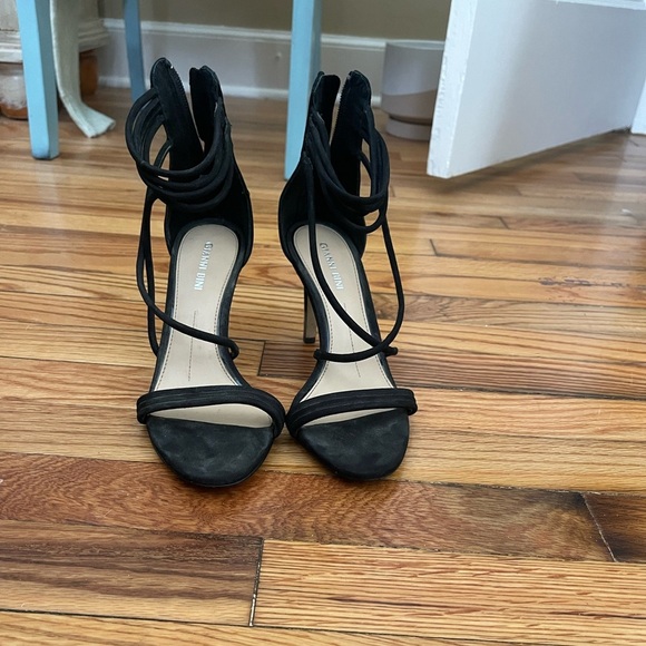 Gianni Bini Black Strappy Women's Heels - Picture 1 of 8